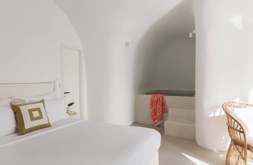Fira Hotel | CASASUNSHA