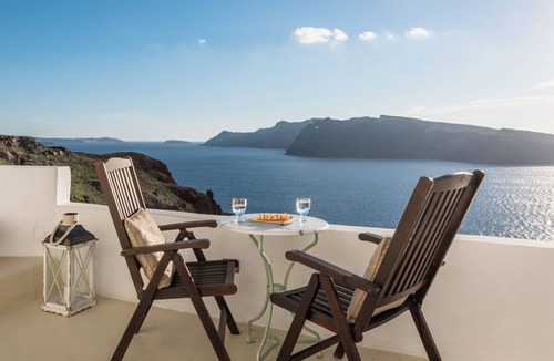 Oia Hotel | Cave Nest Junior Suite with Caldera View *access via numerous steps