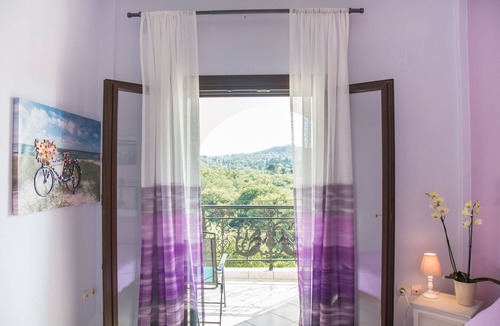 Viros House | Cecilias Apartments Corfu