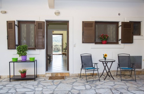 Viros House | Cecilias Apartments Corfu