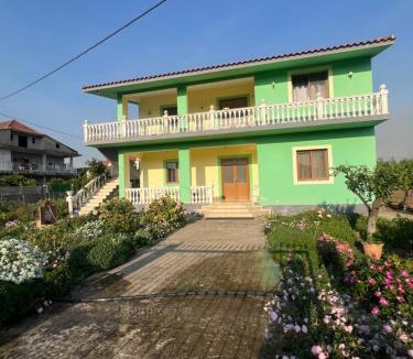 Divjake Apartment | Cela House