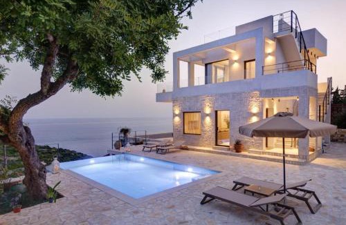 Mpogdanatika Villa | Celine complex