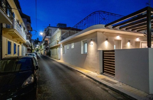 Zakynthos Town Apartment | Central Corner Apts - Charming Apartments for 3 in the Heart of the City Perfect for Memorable Summer Experiences By Villa Mana Gers