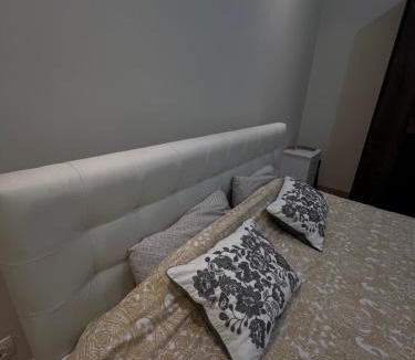 Aigaleo Apartment | Central Cozy Retreat