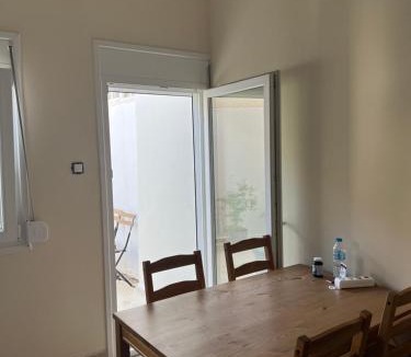 Aigaleo Apartment | Central Cozy Retreat