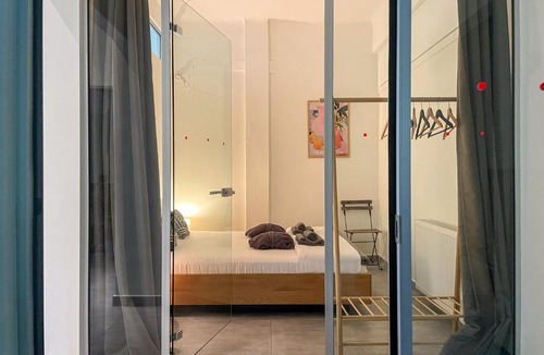 Chalandri Apartment | Central Urban Retreat