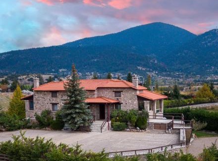 Kato Pedina Villa | Chalet Panorama -Three Level Escape in Parnassos