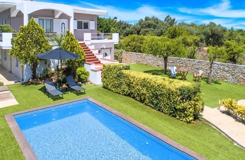 Mourniai House | Chania City Villa Heated Pool