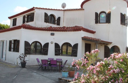 Pylos-Nestoras Apartment | Charly Point Villa-Apartment, Doppelzimmer by Interhome