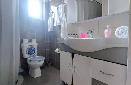 Andravida Apartment | Charming 2-bedroom apartment with AC in Andravida