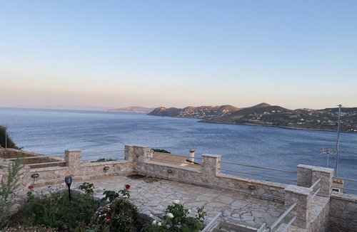 Daskalio Apartment | Charming Chateau BY THE SEA