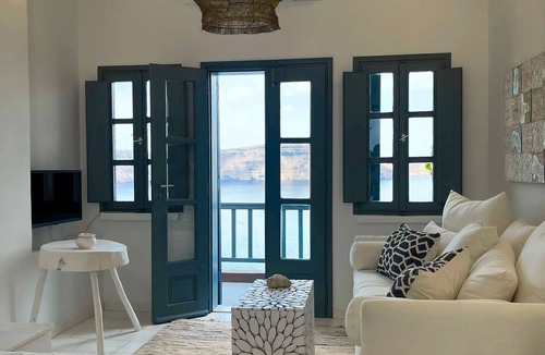 Oia Villa | Charming Santorini Villa | 1 Bedroom Villa | Wonderful Sea Views & Perfect