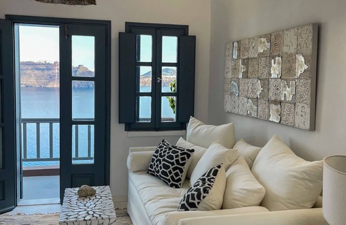 Oia Villa | Charming Santorini Villa | 1 Bedroom Villa | Wonderful Sea Views & Perfect