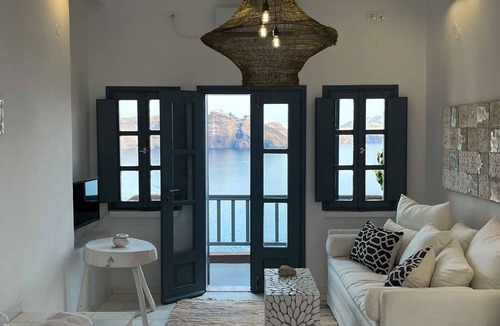 Oia Villa | Charming Santorini Villa | 1 Bedroom Villa | Wonderful Sea Views & Perfect