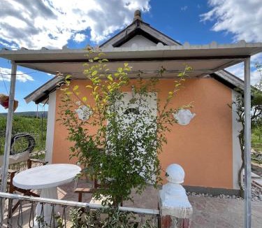 Aliko House | Charming Village Farmhouse, Çukë