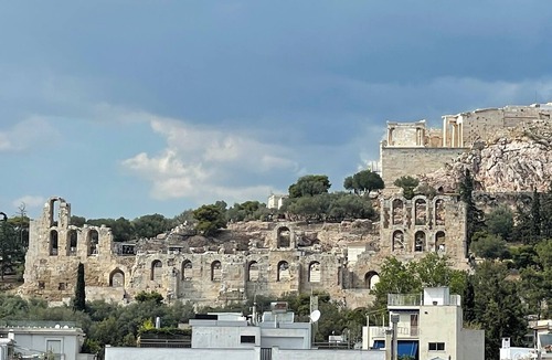 Koukaki Apartment | Chic Acropolis apartment with stunning roof terrace in Athens historic center