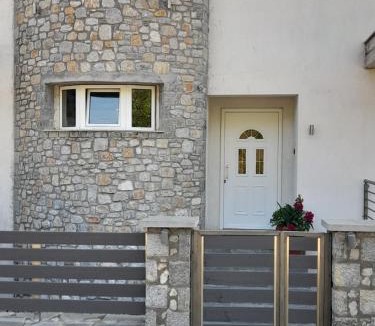 Kastoria Apartment | chloi house
