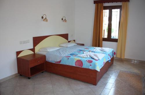 Anaxos Hotel | CHRISTINA's GARDEN