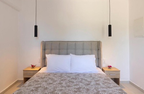 Kini Hotel | Chrysonisos Suites with Sunset & Seaviews near Kini