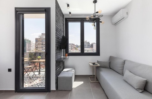 Ladadika Apartment | City Air