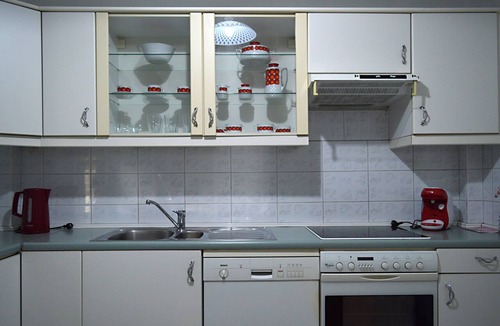 Kastoria Apartment | City Center Apartment - Spacious & Bright