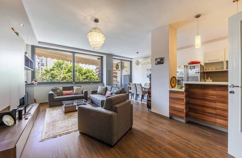 Blloku Apartment | City Lights Apartment | 2BR with Balcony
