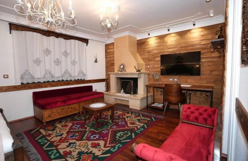 Gjirokaster Hotel | City Street Hotel