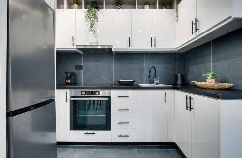 Metaxourgio Apartment | Citylife Urban Pulse with Jacuzzi