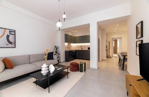 Ampelokipoi Apartment | Cityscape Comfort 2BR Apartment in Ampelokipoi