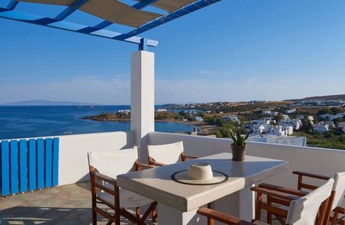 Piso Livadi Apartment | Cleopatra Seaside Homes Paros