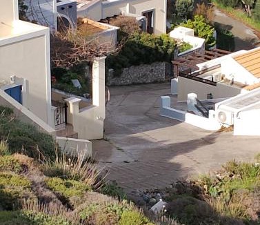 Kamari Apartment | Climbers' Nest 'with sea and rock views and private pool'