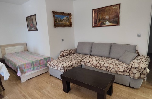 Vlore Villa | Comfortable apartment near the beach in Vlora - quiet area with balcony