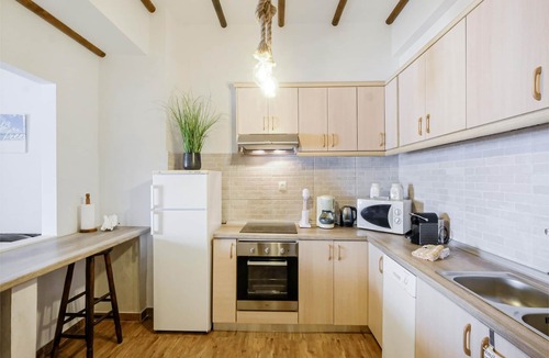 Haraki House | Comfortable holiday home with terrace