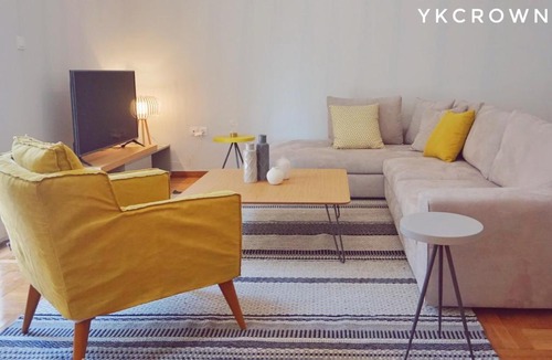 Neapoli Apartment | Comfy apartment only 5mins walk to Mt. Lycabettus