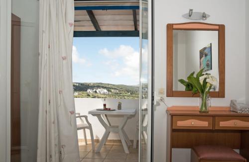 Kithira Apartment | Contaratos Holiday Lettings 3