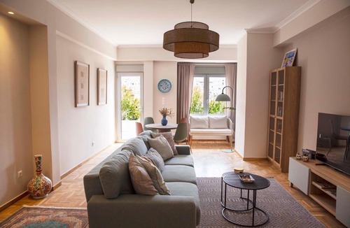 Omonia Apartment | Contemporary Athenian Escape GHH