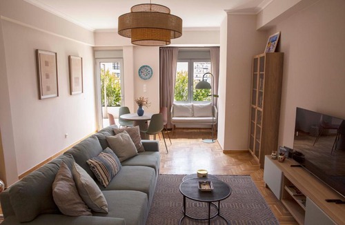 Omonia Apartment | Contemporary Athenian Escape GHH