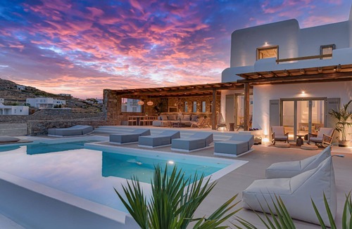 Xilokeratidi Villa | Contemporary Design Meets Aegean Bliss