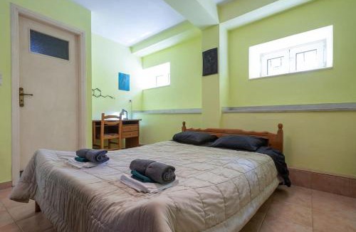 Myrina Apartment | Cool and cozzy apartment 15 mins from the seaside