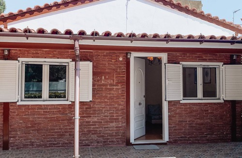 Porto Rafti Apartment | Coral Cottage House (Close to the airport & the sea)