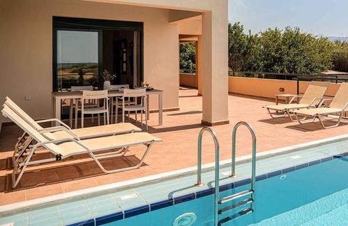 Kamisiana Villa | Corali Villas West-Seaview, 2 Pools, 450m to Beach