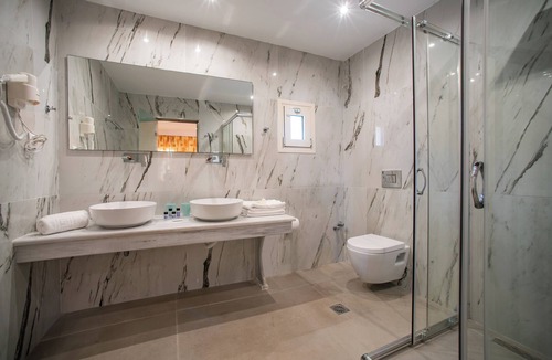 Benitses Hotel | Corfu Maris Hotel