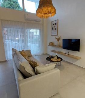 Tolo House | Costa d'oro