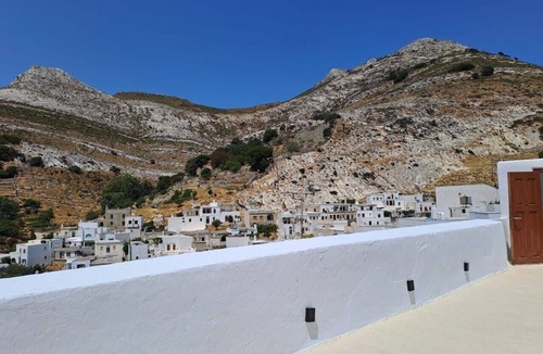 Aperathos House | Cosy Rooms in a Traditional House in the 'Marble Village' on the Island of Naxos
