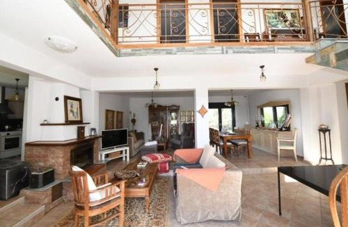 Emmanouil Pappas Villa | Countryside villa in private 2,400 sqm estate