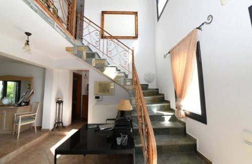 Emmanouil Pappas Villa | Countryside villa in private 2,400 sqm estate