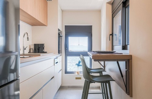 Kato Galatas House | Couple’s Paradise: Next to Soothing Waves