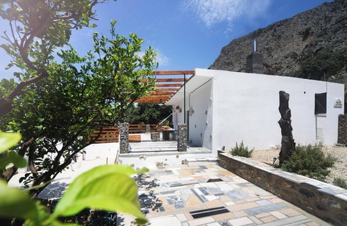 Kalymnos Apartment | Cozy 1-bedroom apartment in charming Kalymnos with AC