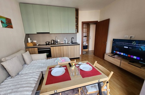 Durres Apartment | Cozy 1-bedroom apartment in beautiful Durrës with AC