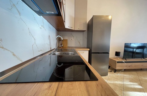 Golem Apartment | Cozy 2-bedroom Beachfront apartment Golemi with AC